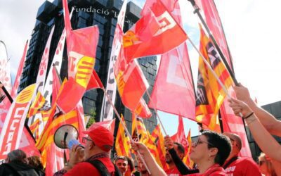 Les empleades i empleats de la banca alcen la veu