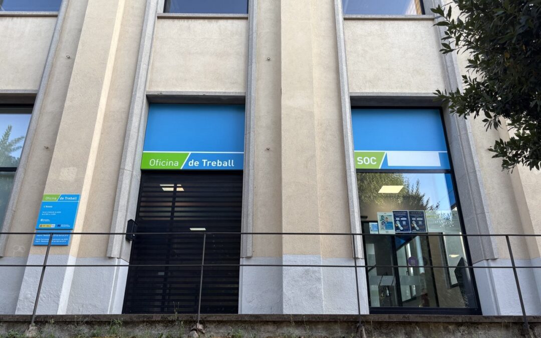 La realitat de les oficines del SOC: saturació, burocràcia i precarització