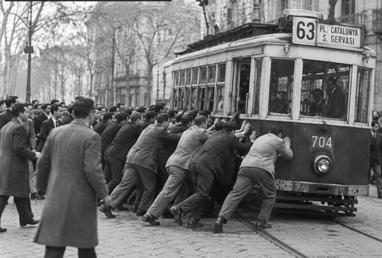 Foto: Francesc García Vilella / Arxiu Històric de la Ciutat de Barcelona (Vaga de tramvies, 1951).